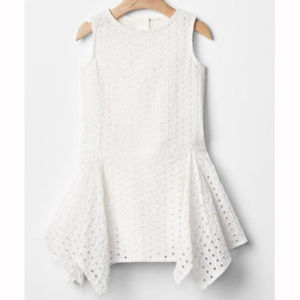 Baby Gap NWT Off White Eyelet Hankerchief Hem Portriat Dress